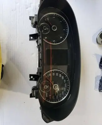Volkswagen Sharan Speedometer (instrument cluster) 7N0920870J D02404 101319014671