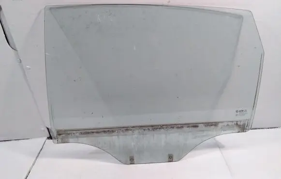 Chevrolet Captiva Rear door window glass