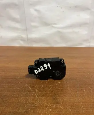 Mercedes-Benz A W177 Intake manifold valve actuator/motor A0999063502 D2291