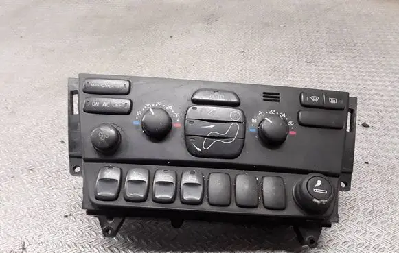 Volvo V70 Climate control unit 8697140 05W03E04 00W403E04