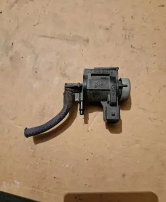Audi A4 S4 B6 8E 8H Turbo solenoid valve 1J0906283A