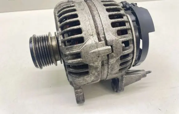 Volkswagen Caddy Generator/alternator 06F903022F