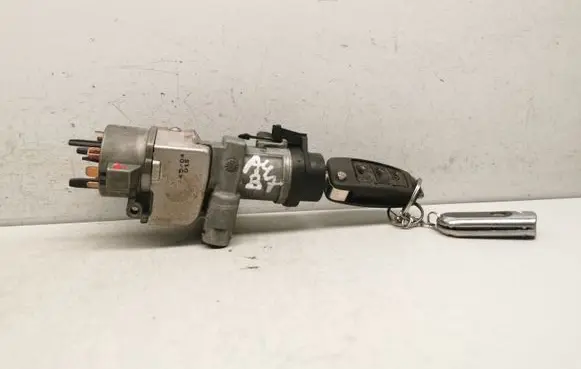 Audi A4 S4 B7 8E 8H Ignition lock 4B0905851