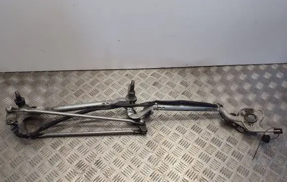 Honda CR-V Front wiper linkage 