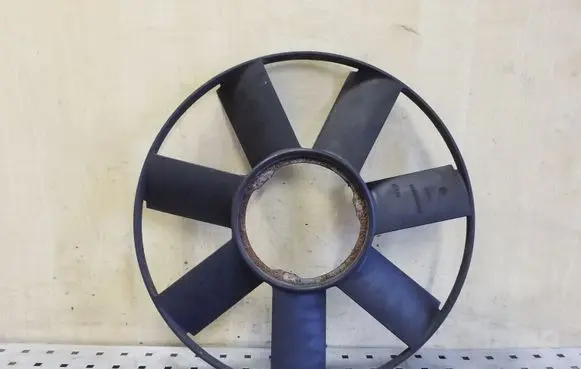 Opel Omega B1 Fan impeller 2243303