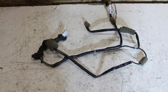 Subaru Impreza II ABS brake wheel speed sensor 81822FE110