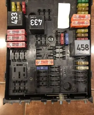 Volkswagen PASSAT B6 Fuse module 1K0937124K 01418986A