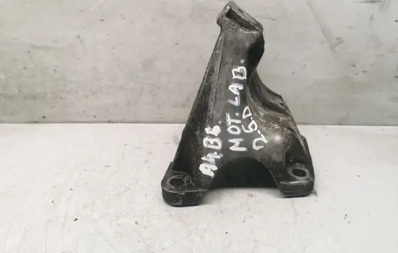 Audi A4 S4 B6 8E 8H Engine mounting bracket 8E0199308