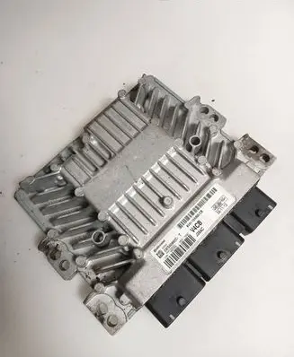 Ford Kuga I Engine control unit/module 8V4112A650CB 5WS40862CT