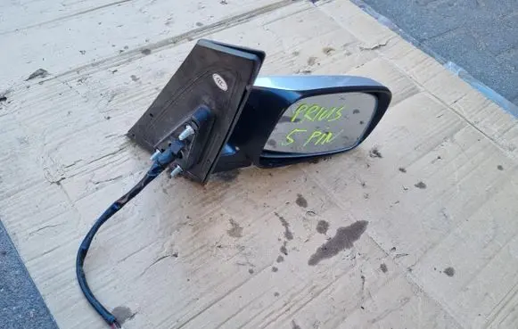 Toyota Prius (XW20) Front door electric wing mirror LUSTERKO PRAWE