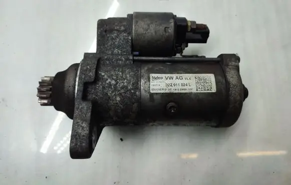 Volkswagen Golf VII Starter motor 02Z911024L