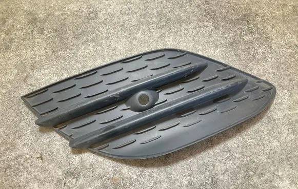 Front bumper lower grill
