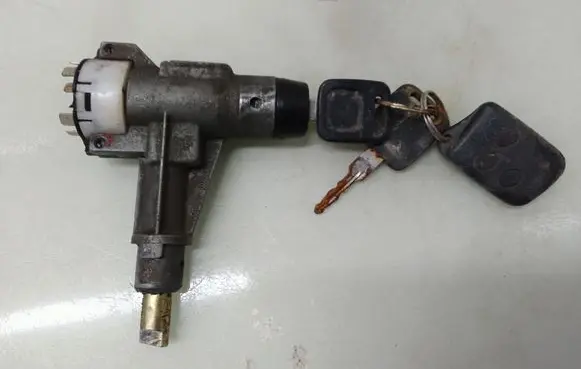 Audi 80 90 B3 Ignition lock 893905851