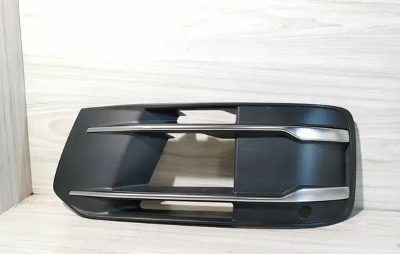 Audi Q7 4M Front bumper lower grill 4M0807681Q