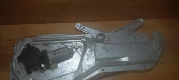 Front door window regulator with motor