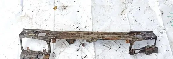 Renault Laguna I Radiator support slam panel