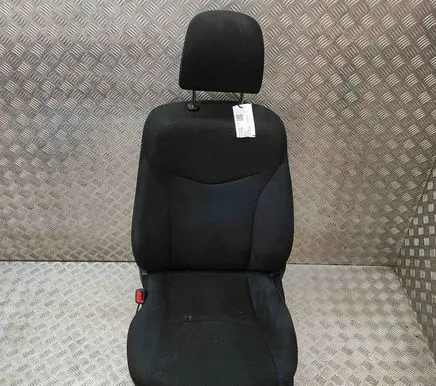 Toyota Prius (XW30) Front driver seat 7107247202 7162047171