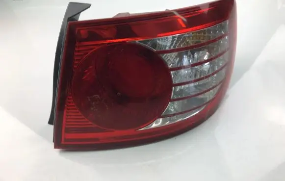 Hyundai Elantra Tailgate rear/tail lights 60207C