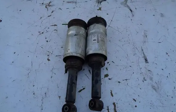 Land Rover Discovery 4 - LR4 Rear shock absorber/damper