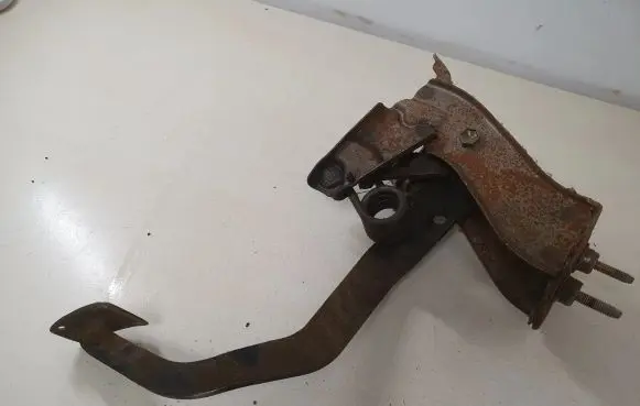 Toyota Land Cruiser (HDJ90) Clutch pedal 