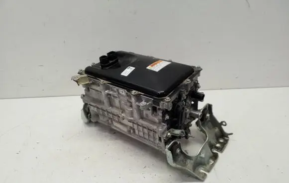 Toyota Prius (XW50) Voltage converter inverter G920047331