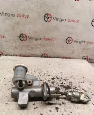 Mitsubishi L200 Clutch master cylinder