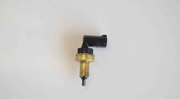 Mercedes-Benz C W205 Oil temperature sensor A0999053700