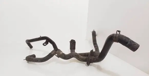 Volkswagen PASSAT B5 Engine coolant pipe/hose 8D0819373E