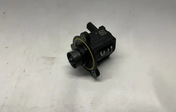 Ford Mustang VI Engine mount vacuum valve CJ5G9U465BA