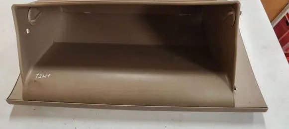 KIA Sorento Glove box lid/cover