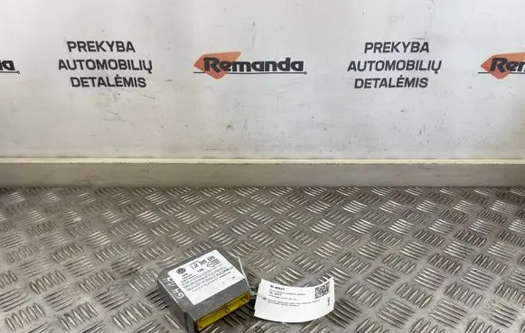 Volkswagen Golf IV Airbag control unit/module 1J0909609