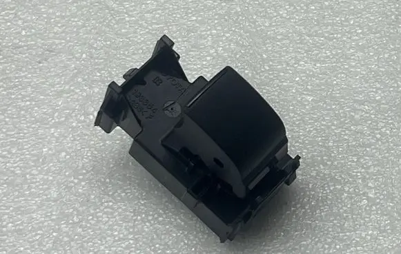 Toyota Yaris Cross Electric window control switch 193354