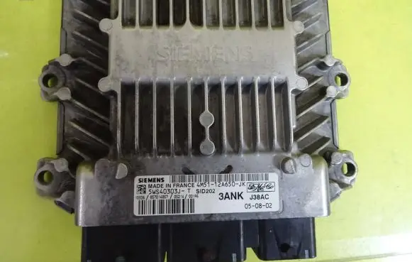 Ford Focus Engine control unit/module 4M51-12A650-JK 4M5112A650JK