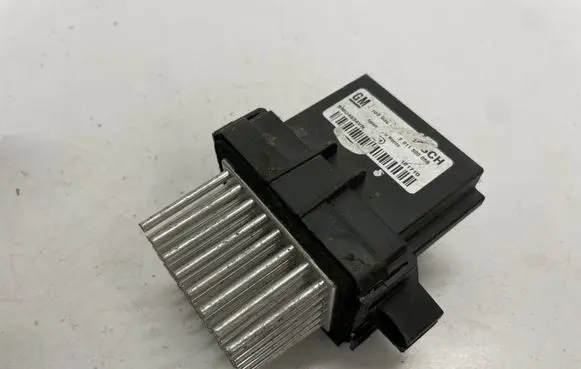 Opel Astra J Heater blower fan relay 13503201