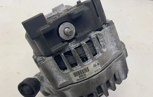 BMW 3 E90 E91 Generator/alternator FG18D024