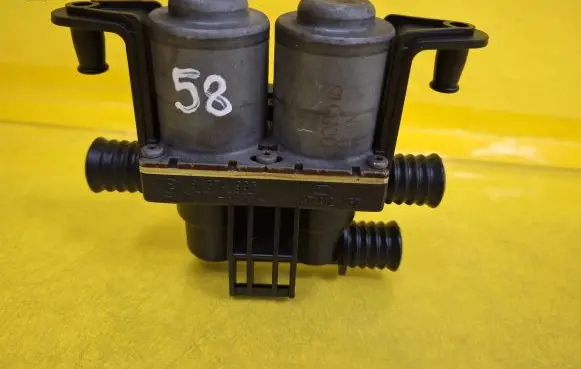BMW 5 E39 Coolant heater control valve 1147412137