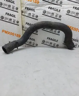 Volkswagen PASSAT B6 Engine coolant pipe/hose