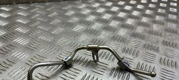 Fuel injector supply line/pipe