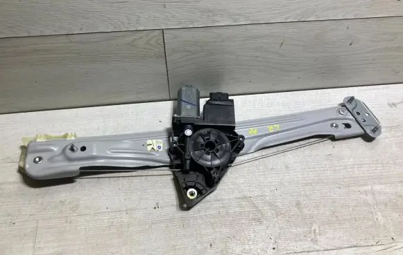 Opel Crossland X Front door window regulator with motor 3913856