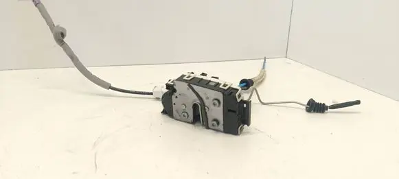 Mercedes-Benz GLA W156 X156 Rear door lock A2047302935