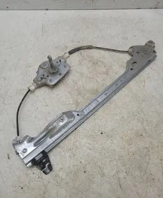 Rear door manual window regulator