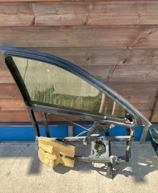Audi A4 S4 B5 8D Front door window/glass frame 8D0837753
