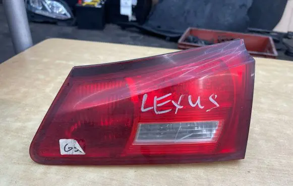 Lexus IS 220D-250-350 Tailgate rear/tail lights 