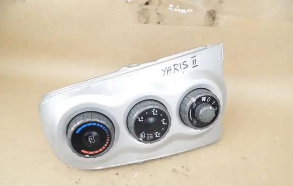 Toyota Yaris Climate control unit