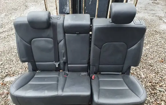 Hyundai Santa Fe Second row seats 