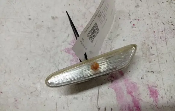 BMW 3 E90 E91 Front fender indicator light 725332502