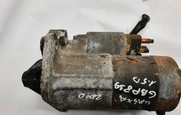Nissan Qashqai Starter motor 8200584675