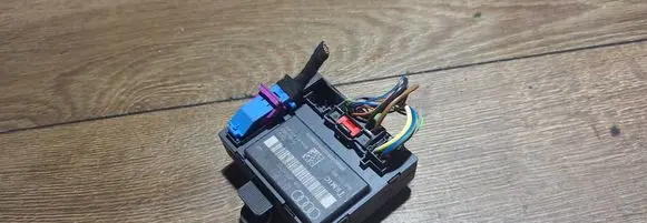 Audi A6 S6 C5 4B Door control unit/module 4f0959793c
