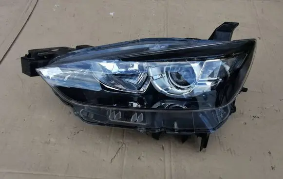 Mazda CX-3 Headlight/headlamp D10E51040