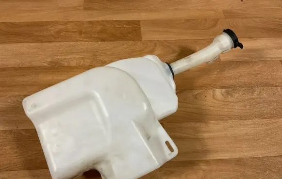 Opel Insignia A Windshield washer fluid reservoir/tank 13240935